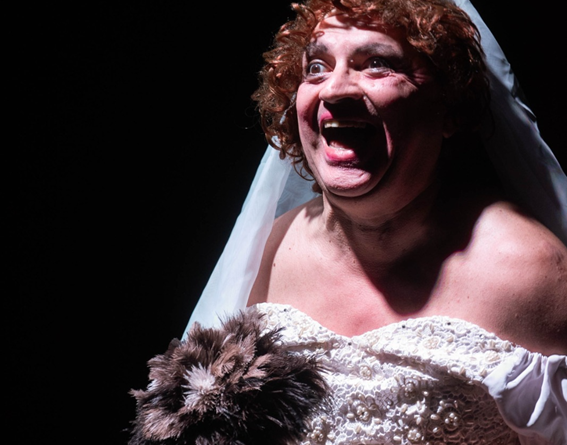 Llega al Salón Calchaquí “Los domingos no llaman”